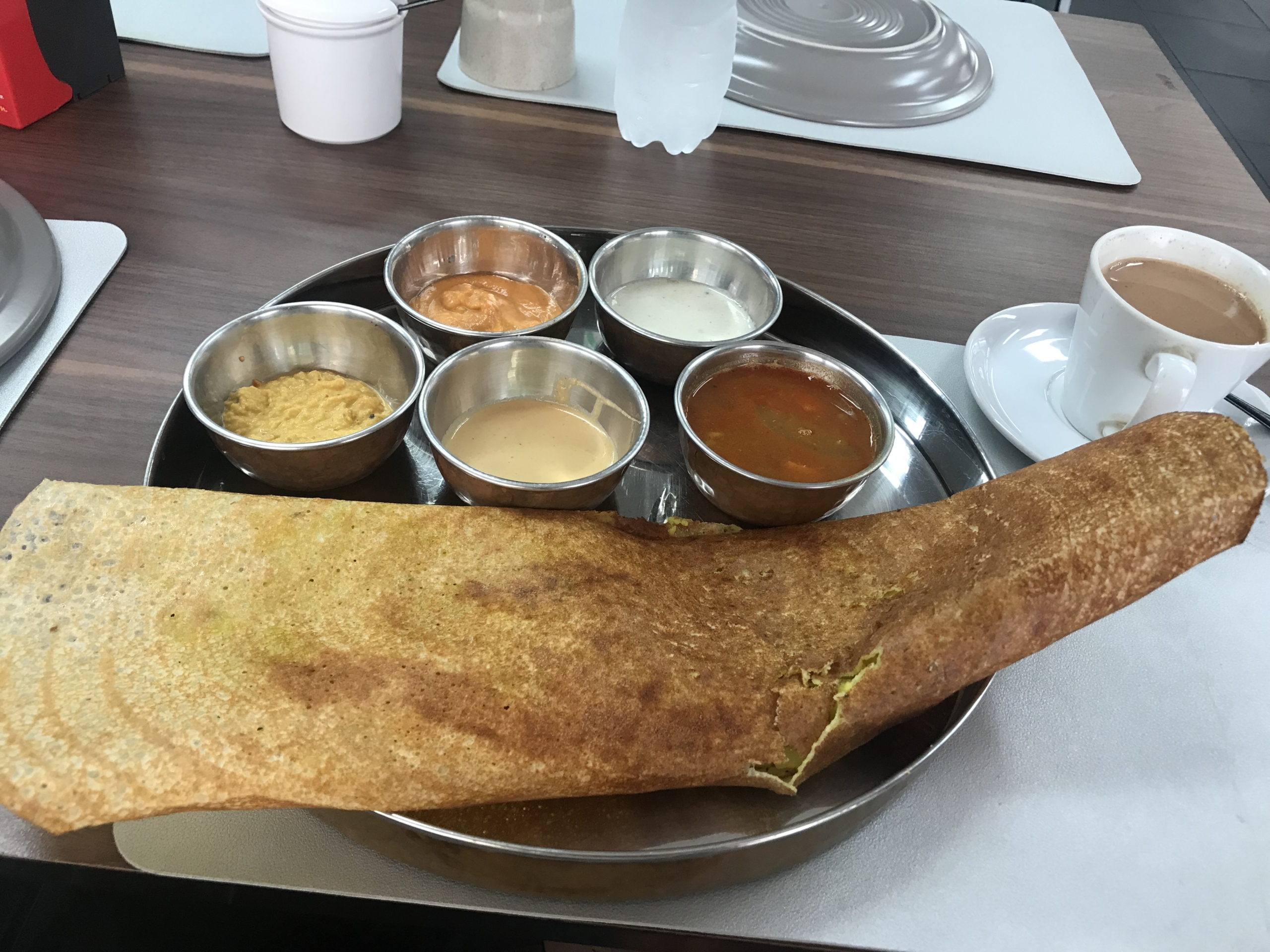 カリっ、モチっの個性的なインド料理「ドーサ」を食べました【バンコク