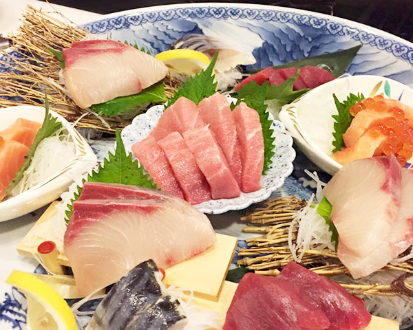 日本から直送の魚介も豊富