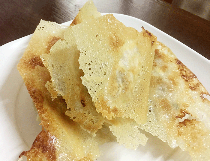 パリパリの羽つき餃子