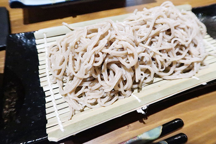 居酒屋メニューも豊富なので、そばは締めに食べるのがおすすめ
