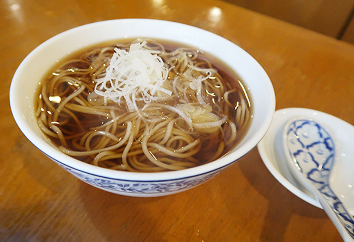 ランチセットに付いてきた温かいかけそば