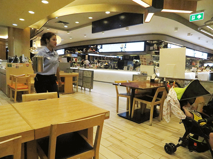 エンポリアムの大戸屋はフードコート向かい側にある