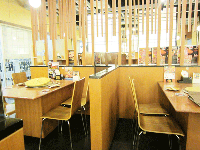 タニヤ店の店内