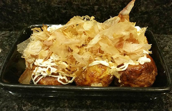 注文が入ってから作る、たこ焼き