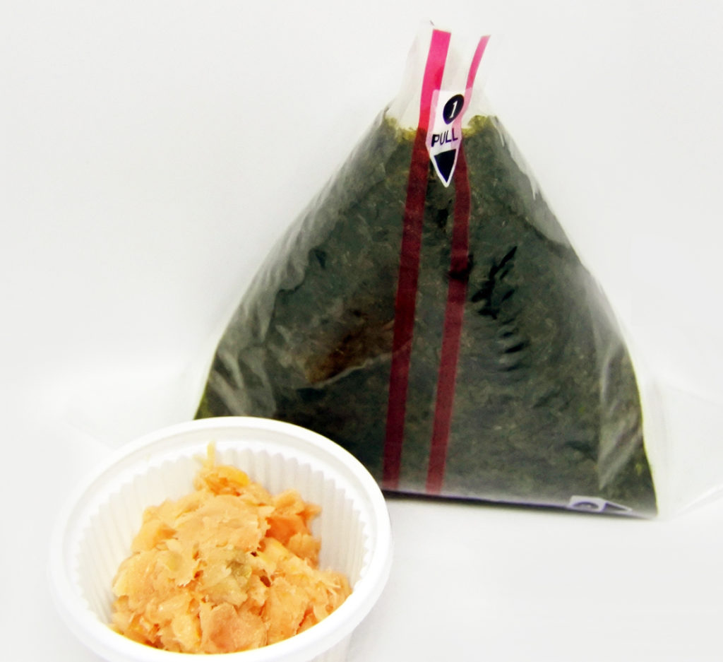 コンビニ風 鮭 おにぎり 35バーツ