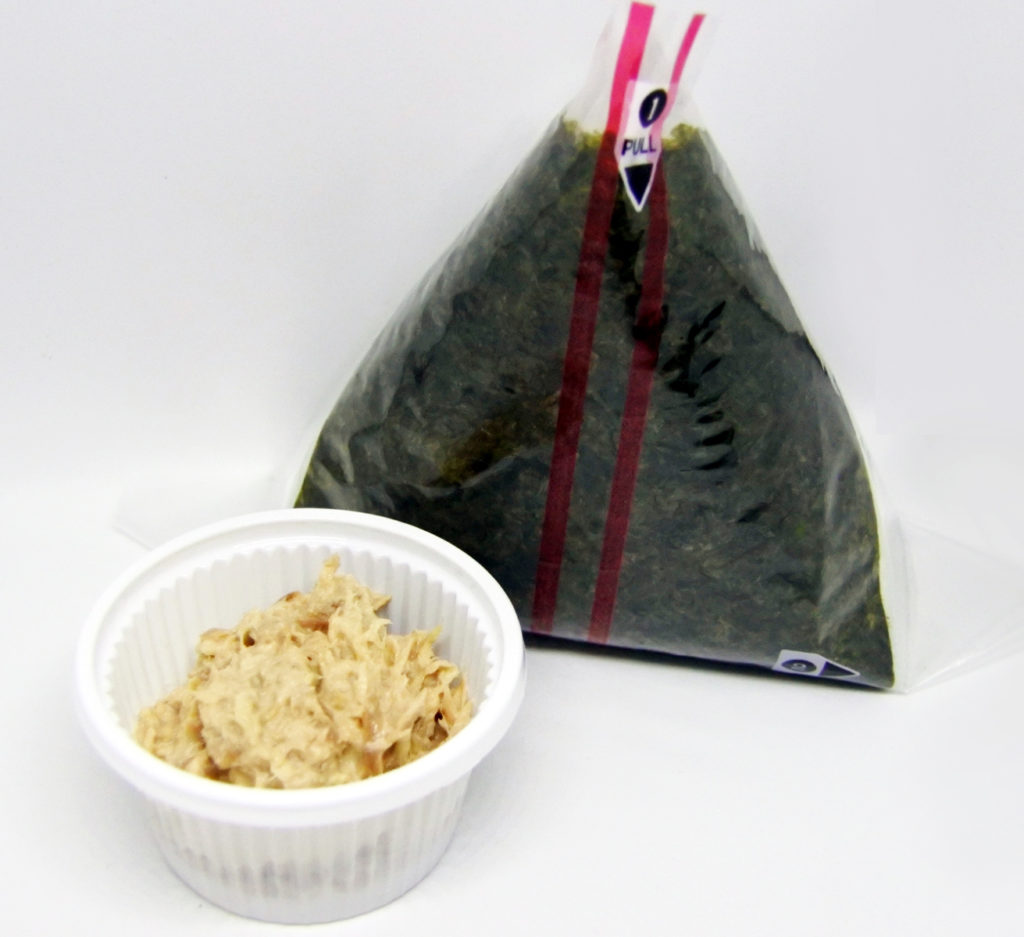 コンビニ風 ツナマヨおにぎり 35バーツ