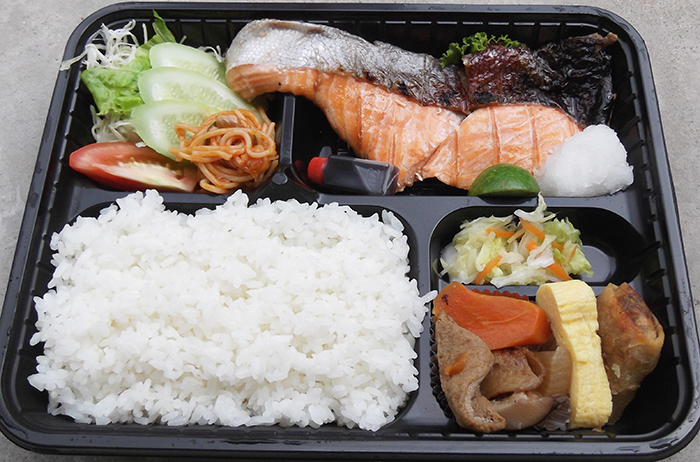 さけ塩焼き弁当190バーツ